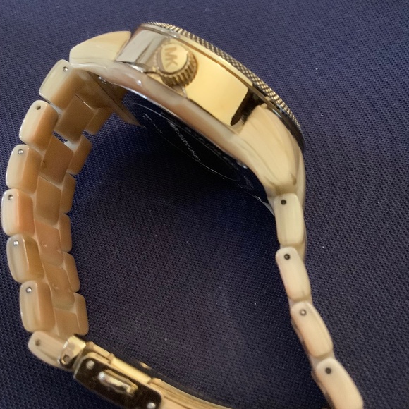 Michael Kors watch - Picture 3 of 4